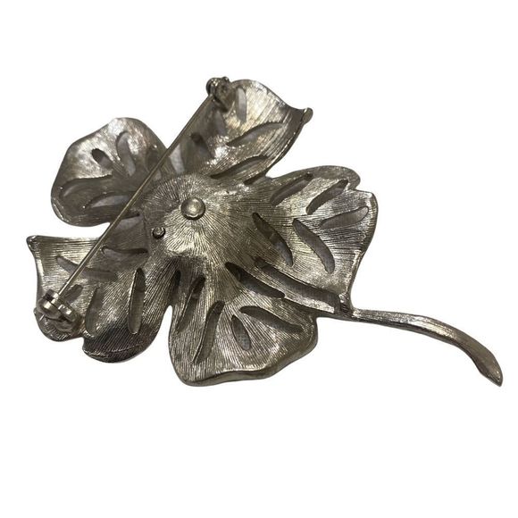 Vintage Silver Dimensional Flower Brooch Or Pin - Picture 5 of 10